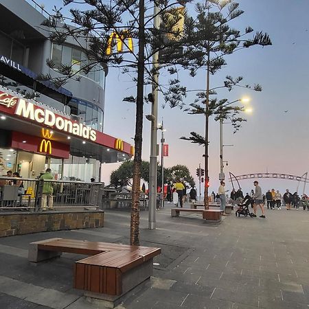 Beachside Apartment In The Heart Of Surfers Paradise - Free Parking Gold Coast Exterior photo