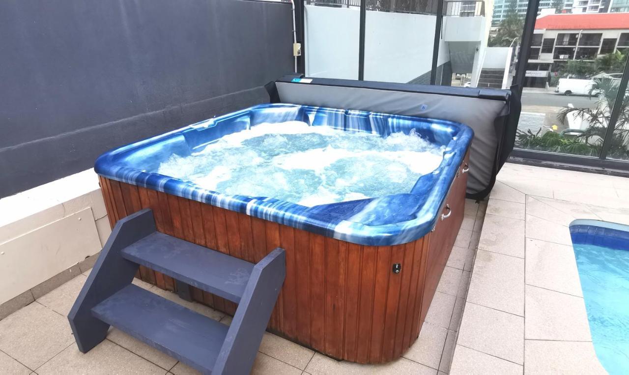 Beachside Apartment In The Heart Of Surfers Paradise - Free Parking Gold Coast Exterior photo
